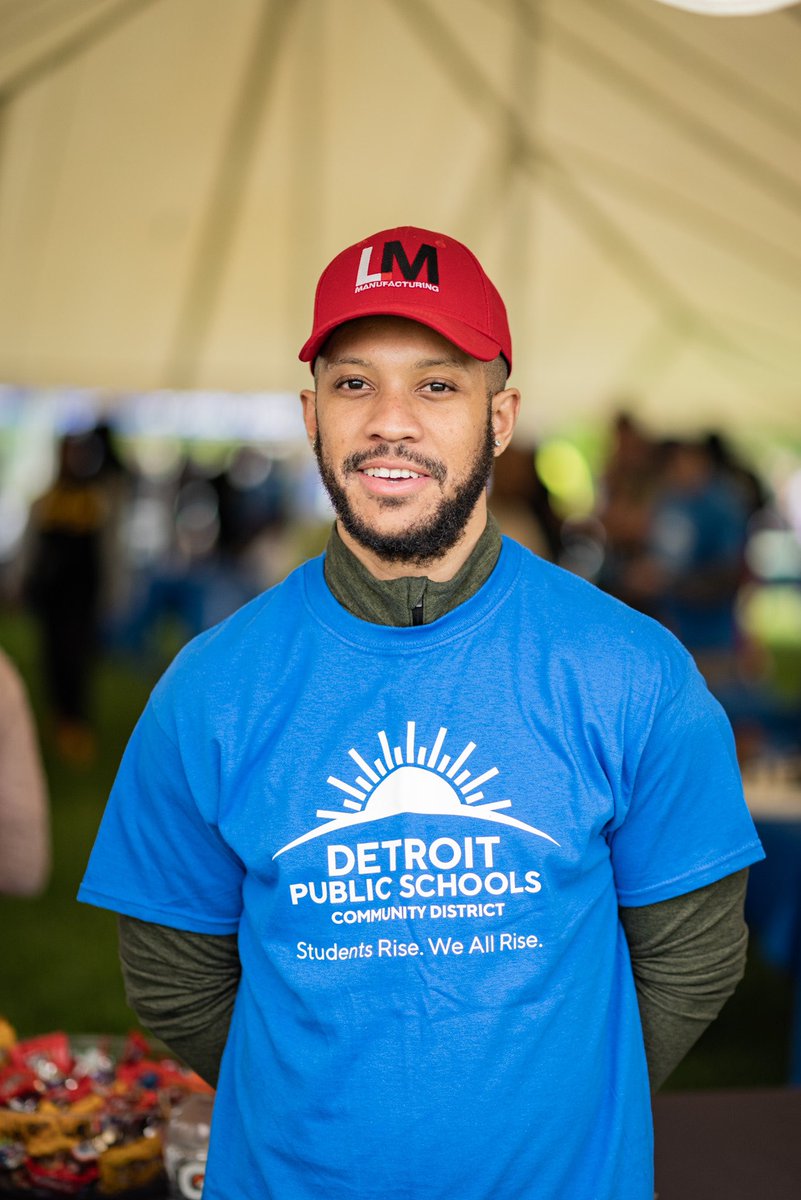Detroitk12's tweet photo. Today our Mathematics Department created community and challenged us all to think beyond the textbook with today’s “Math in the D” Extravaganza!

#MathintheD #DPSCD #TheFutureIsRising #Detroit #MakeMathMatter https://t.co/n0nN1FuEGE