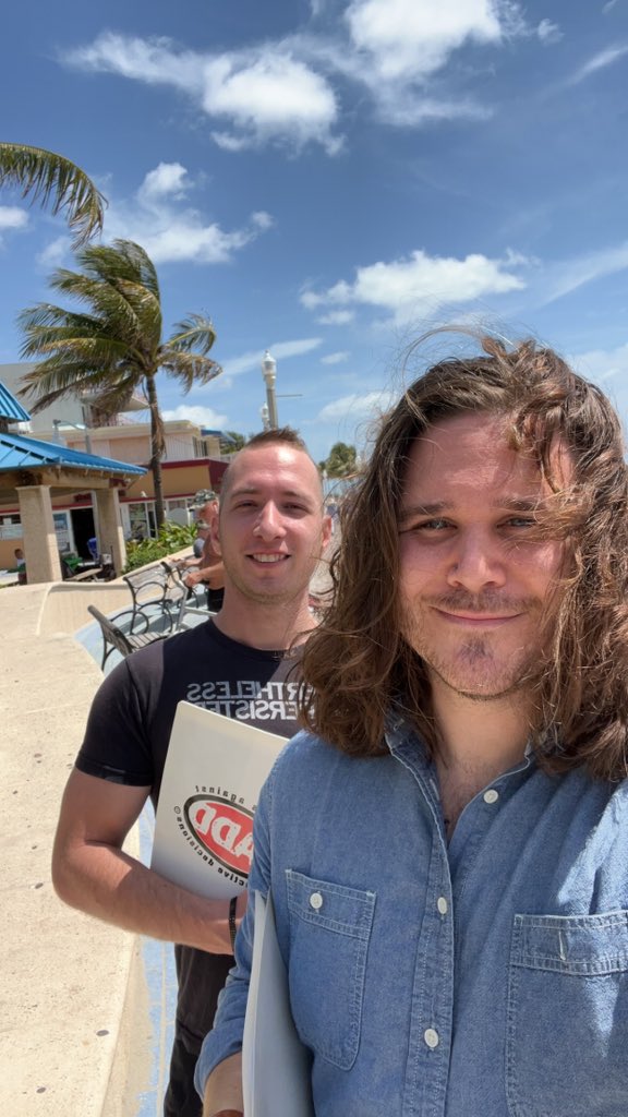 ConnorPDuff1's tweet photo. Today @CapnJessieBaron and I got 35 petition signers in Broward County to help put abortion on the ballot in 2024!

If you live in Florida, you can find the petition here - https://t.co/jsomdo411l https://t.co/M2ihwRL5ez