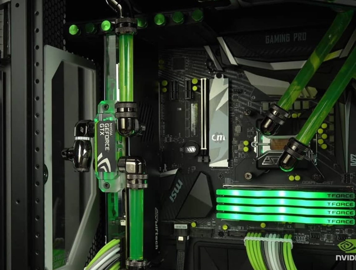 EnviousMods's tweet photo. It's still my favorite motherboard and GPU orientation!
#geforcegarage #enthousiast #nvidia #geforce #msi #xspc #CableMod #swiftech #coolermaster https://t.co/Ti5UYbJTAM