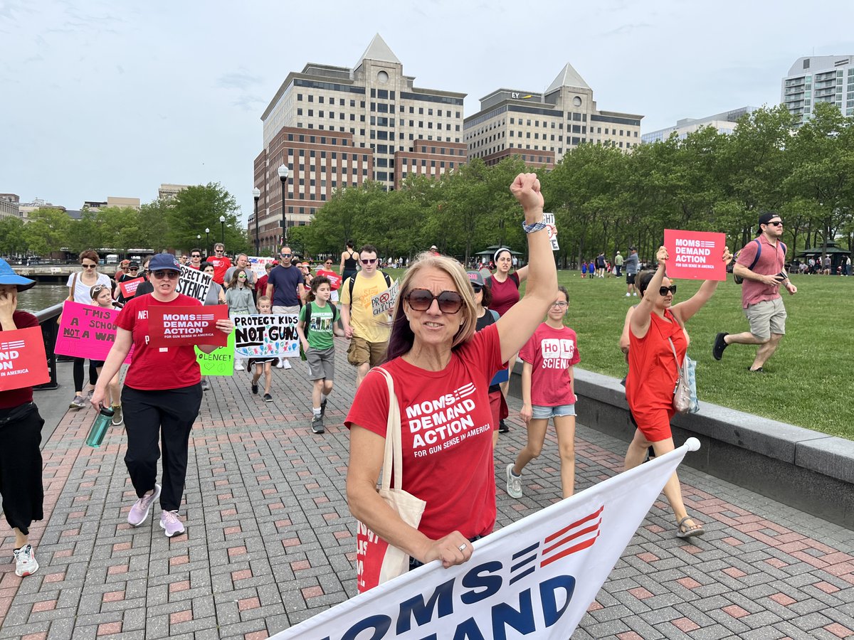 amyfaucher's tweet photo. For #MothersDay, I don't need flowers, I need for my kids to come home safe. We had a march to #Hoboken with
@MomsDemand
to demand our lawmakers reinstate the assault weapons ban! Text FED UP to 644-33 to contact your lawmaker and demand they act! https://t.co/8QjggHQl3Q