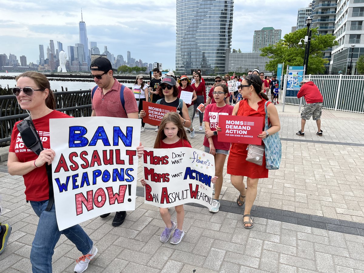 amyfaucher's tweet photo. For #MothersDay, I don't need flowers, I need for my kids to come home safe. We had a march to #Hoboken with
@MomsDemand
to demand our lawmakers reinstate the assault weapons ban! Text FED UP to 644-33 to contact your lawmaker and demand they act! https://t.co/8QjggHQl3Q