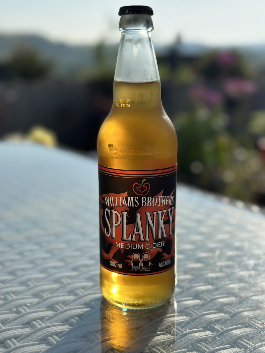 Thanks to everyone who came and sat in the sun at our bar today :-) … glorious evening, so only one thing for it … ICE COLD !!! ☀️🍏🍎🍻❄️