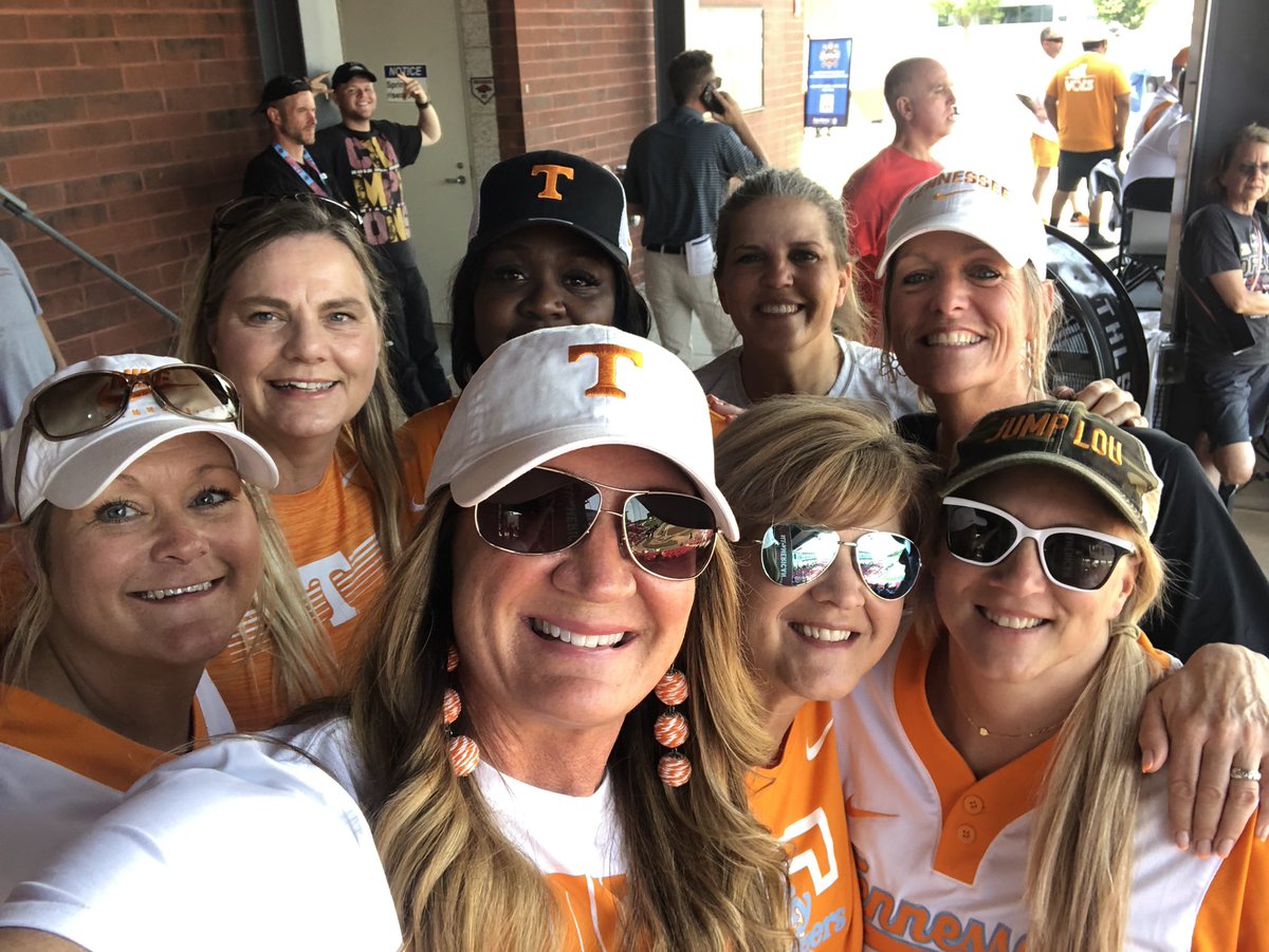 VOL Moms are Ready!! 🧡🧡🥎🥎 #secsb @SEC @SECNetwork