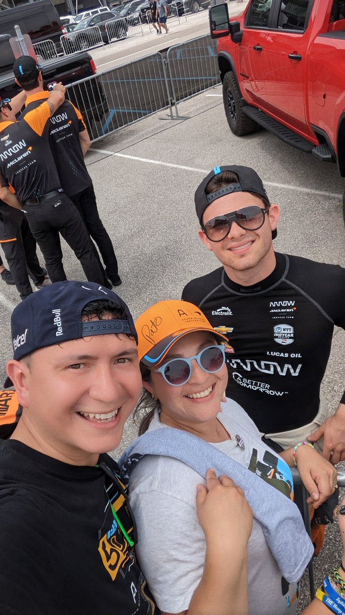 shagymuska's tweet photo. Con mi @PatricioOWard por fin el selfie siempre apoyando!! 
Aunque no me de like 🤣 
Le preguntamos si el año que entra ya va estar en la @F1 y dijo que tal vez! https://t.co/hCLKP8FETW