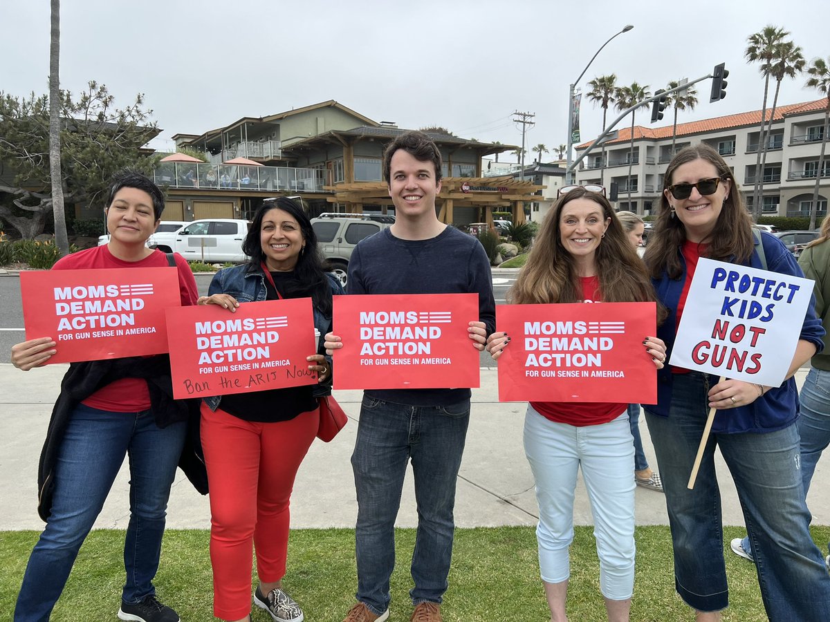 KevinSabellico's tweet photo. Joined these moms in Carlsbad on Mothers Day weekend to call for common-sense gun violence prevention measures. Schools should be safe, not a warzone! @TBH4SD @Ms_Sicily @cbadnik @MomsDemand https://t.co/L5aslbKKN2