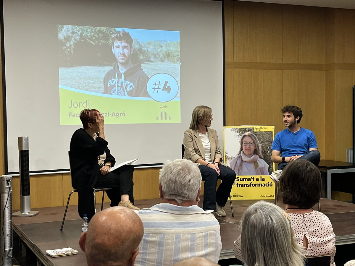 ercbaixpenedes's tweet photo. 🟡 Matí de presentació de la candidatura d’@ErcCunit amb la sala de la biblioteca  Marta Mata plena de gent. 
Una llista encapçalada per @MCarmeMartinez1 amb un projecte per #transformar la vila, per ser #útils als seus convilans/es i sumar un #municipirepublicà més al territori https://t.co/zqkYUrh3NC