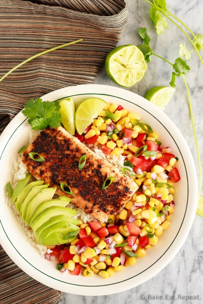 These blackened fish taco bowls with corn salsa are quickly becoming a family favourite! Spicy fish, fresh avocado, and corn salsa served on hot rice. So good! Get the recipe: bake-eat-repeat.com/blackened-fish…