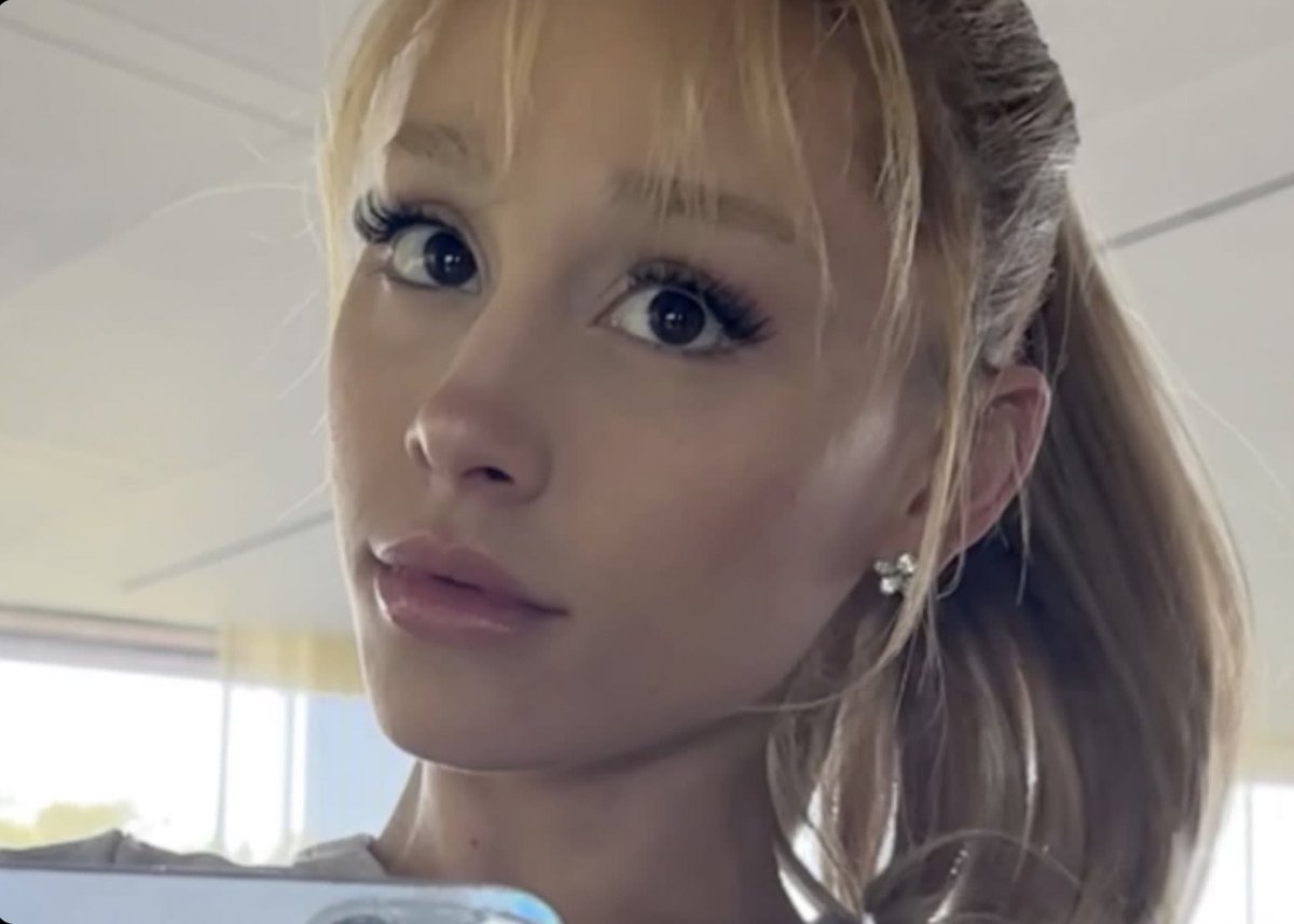 ArianaToday's tweet image. Ariana via Instagram Stories