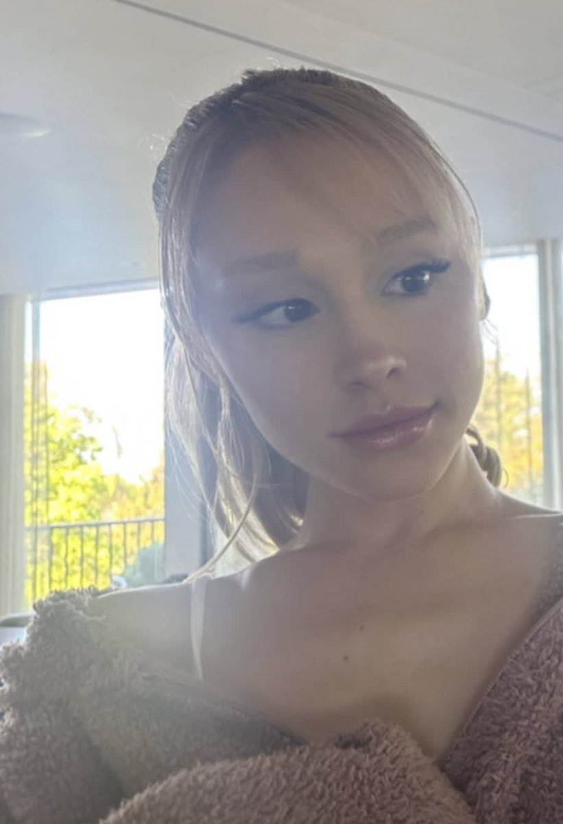 ArianaToday's tweet image. Ariana via Instagram Stories