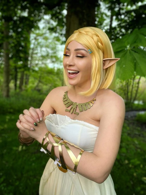 Left or right? 💛 #TearsOfTheKingdom #zelda https://t.co/3lkaHBxVaQ<a href="/tag/tearsofthekingdom"class="tags">#TearsOfTheKingdom</a><a href="/tag/zelda"class="tags">#zelda</a>