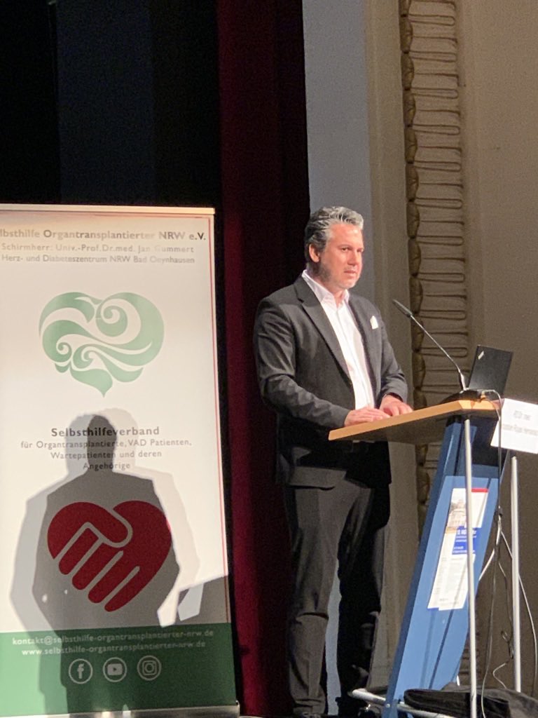 Gut gefüllte Reihen beim 12. #VAD #Patienten #Seminar in Bad Oeynhausen. Dr ⁦@SebastianVRoja1⁩ aus dem ⁦<a href="/HdzNrw/">HDZ NRW</a>⁩ erklärt Hintergründe zu den Themen  #Transplantation #Organspende #herzinsuffizienz #heartfailure @organspendebzga <a href="/badoeyntweets/">Bad Oeynhausen Tweets</a> ⁦⁦<a href="/oeyni/">Herr Oeyni (Rate limit exceeded)</a>⁩