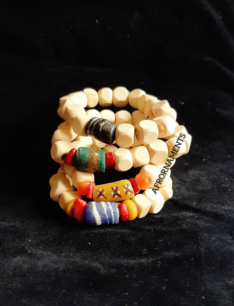 eephie16's tweet photo. Royalty Bracelets
•Wood, African trade beads, Krobo, Djenne
Crafted with ❤ @afrornaments
Price: N5,000 each
Worldwide Shipping
#AfricanOrnaments #AfricanCraft #EarthyJewelry #Krobo #Djenne #EcoFriendly #EcoFriendlyJewelry #AFRORNAMENTS https://t.co/aU2BESAV1T