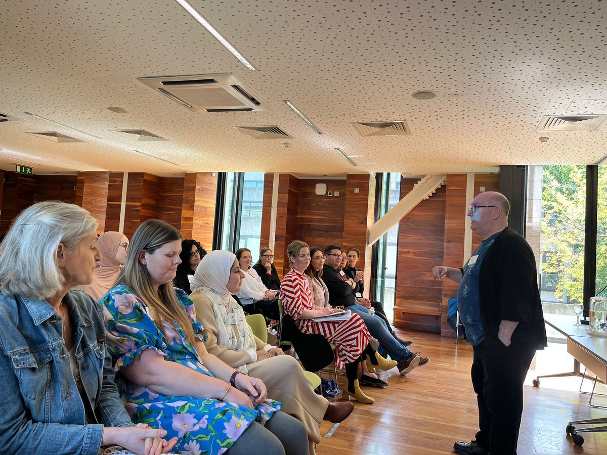 PgrTcd's tweet photo. @TomFarrelly with the GASTA-teers at the very beginning of an energetic and inspiring GASTA/Lightning Talk
#EdConTcd https://t.co/kGwLp2DjYK