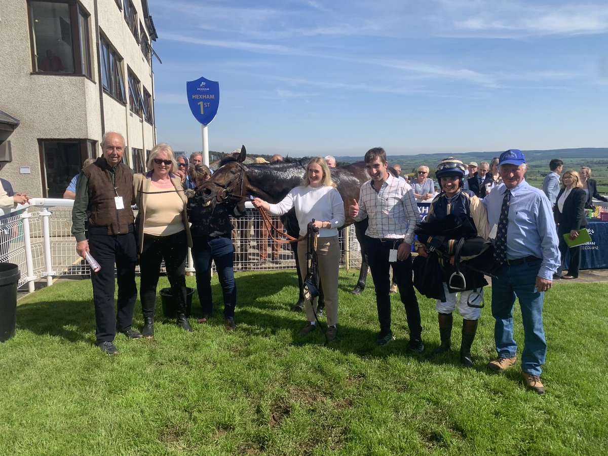Race 4: Paxton’s Are Case IH’s No 1 Dealer Maiden Hunters’ Chase (For The Heart Of All England Trophy)

🥇Matts Commission
🥈Cullin Hills
🥉Whateveryousay

Congratulations Lois Teal, Jack Teal and Mrs Rita Williams 👏