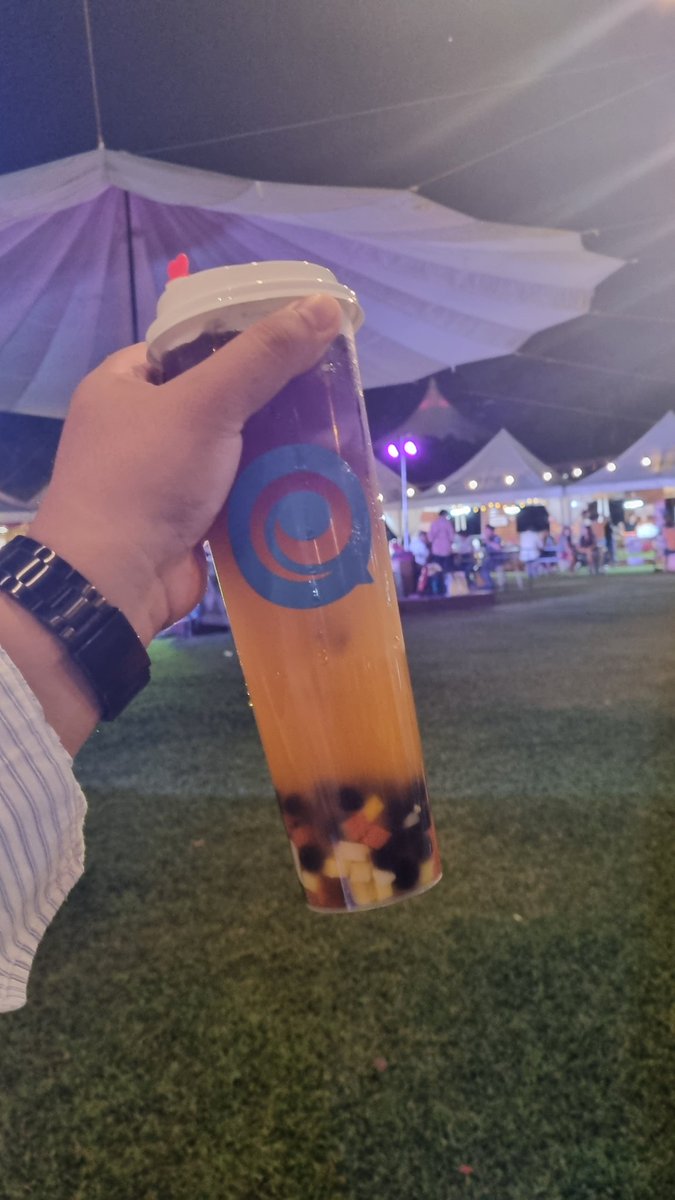 chubby_md's tweet photo. Attendance ✅️ tayo with @papiteaph
Sarap this drink. So refreshing.
Ang saya pa ng tugtugan hahaha... #GreenfieldWeekendMarket #SunsetFair https://t.co/QHMfJrYpI9