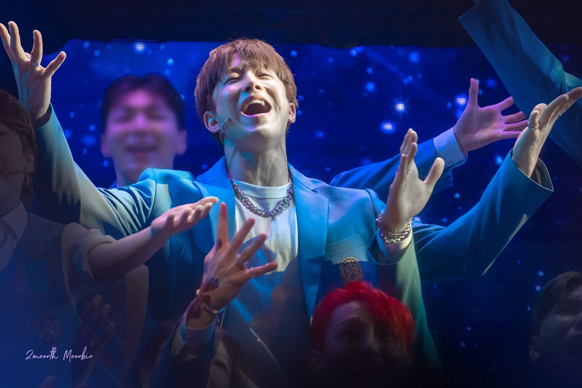 2moonth_Moonbin's tweet photo. [📷] 2022.05.13 뮤지컬 드림하이 서울 첫공 커튼콜

https://t.co/ZxgRibhkBa

#아스트로 #ASTRO #진진 #JINJIN https://t.co/Lm53xXQoSu