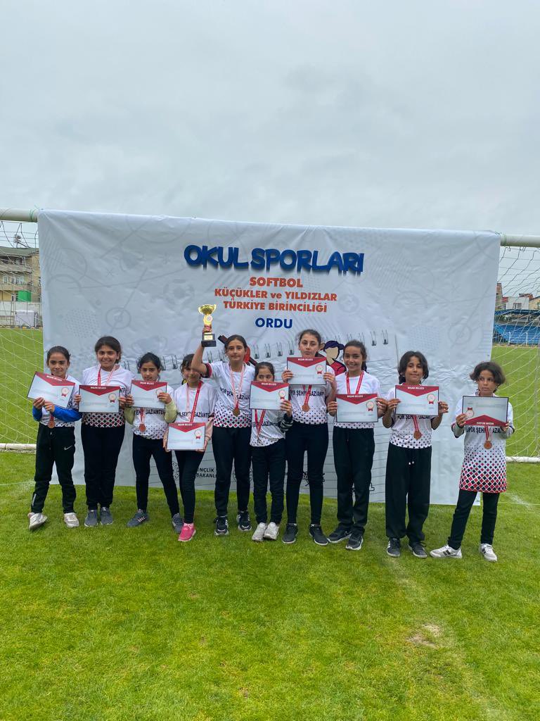 GevenceO's tweet photo. Ordu’da düzenlenen Türkiye Küçükler Softbol Şampiyonasında Türkiye Dördüncüsü olduk. Öğrencilerimizi tebrik eder nice başarılara imza atmalarını dileriz. https://t.co/y6HZtxy1H3