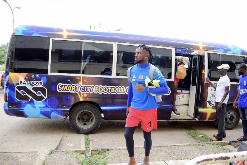FcSmartcity's tweet photo. The team arrives at Dipo Dina Stadium, Ijebu Ode ahead of our clash against @ijebuunitedfc 
 
🔵🟡

 #UberrimaFides  #BATBOYS #NNL https://t.co/HaZsGkx5x7