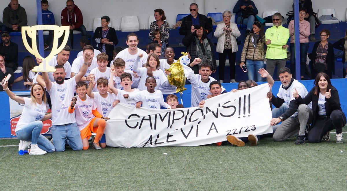 ecgranollers's tweet photo. 𝙎𝙤𝙢 𝙙𝙚 𝙋𝙧𝙚𝙛𝙚𝙧𝙚𝙣𝙩🤍🥳
L'𝘈𝘭𝘦𝘷𝘪́ 𝘈 s'ha proclamat campió de lliga i tornarem a competir a la màxima categoria aleví 4 anys després🏆🔜
#SomECG #OrgullDeBase #FutbolBaseECG https://t.co/ScbFuJifMn