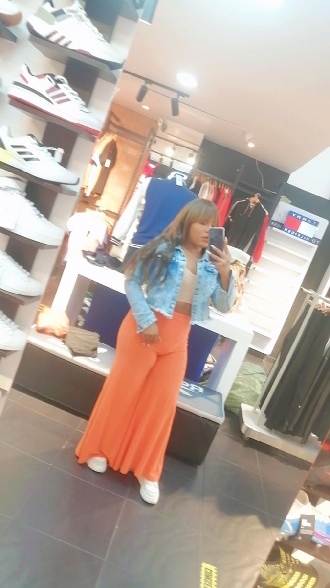 gabibabytrans's tweet photo. Conocer, viajar, vivir, comer, ser feliz. https://t.co/1KR7EHxk31