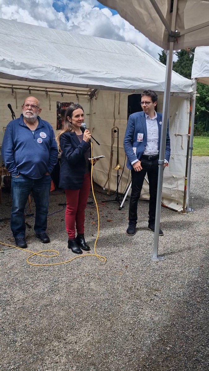 Anne_Stambach's tweet image. Avec @HadrienClouet à la fête de la solidarité organisée par #resf.

Avec le soutien de @LDH_Fr, @cgt_educ @UnionSolidaires, @FsuNationale, @lacimade, @cercleDvoisins et les photos de @BenArtCore31.

Parce qu'en face des forces réactionnaires, il y aura toujours des résistant.e.s