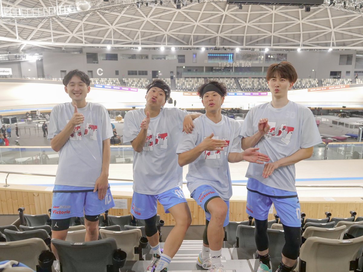 NINJAAIRS's tweet photo. 本日開催されたRAD3!
NINJA AIRS.EXEは惜しくも準優勝だったでござる!!
くぉーーーーっ!!
#RAD3 #pist6 #3x3 #keirin #ninjaairsexe #ニンジャエアーズエグゼ #3x3EXE #3x3EXEPREMIER #滋賀県 #甲賀 #basketball #バスケットボール #忍者 #ninja #錦鯉 #nishikigoi https://t.co/sdiqBkJ8B3