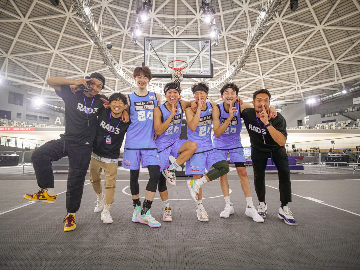 NINJAAIRS's tweet photo. 本日開催されたRAD3!
NINJA AIRS.EXEは惜しくも準優勝だったでござる!!
くぉーーーーっ!!
#RAD3 #pist6 #3x3 #keirin #ninjaairsexe #ニンジャエアーズエグゼ #3x3EXE #3x3EXEPREMIER #滋賀県 #甲賀 #basketball #バスケットボール #忍者 #ninja #錦鯉 #nishikigoi https://t.co/sdiqBkJ8B3