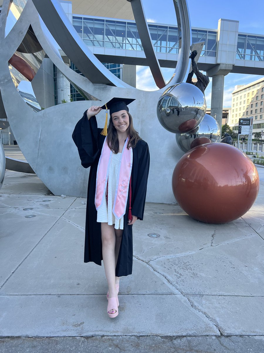 mchansendsm's tweet photo. Congratulations, Gaby!!!💙💙
#CreightonGrad https://t.co/9eH0PIdcaB