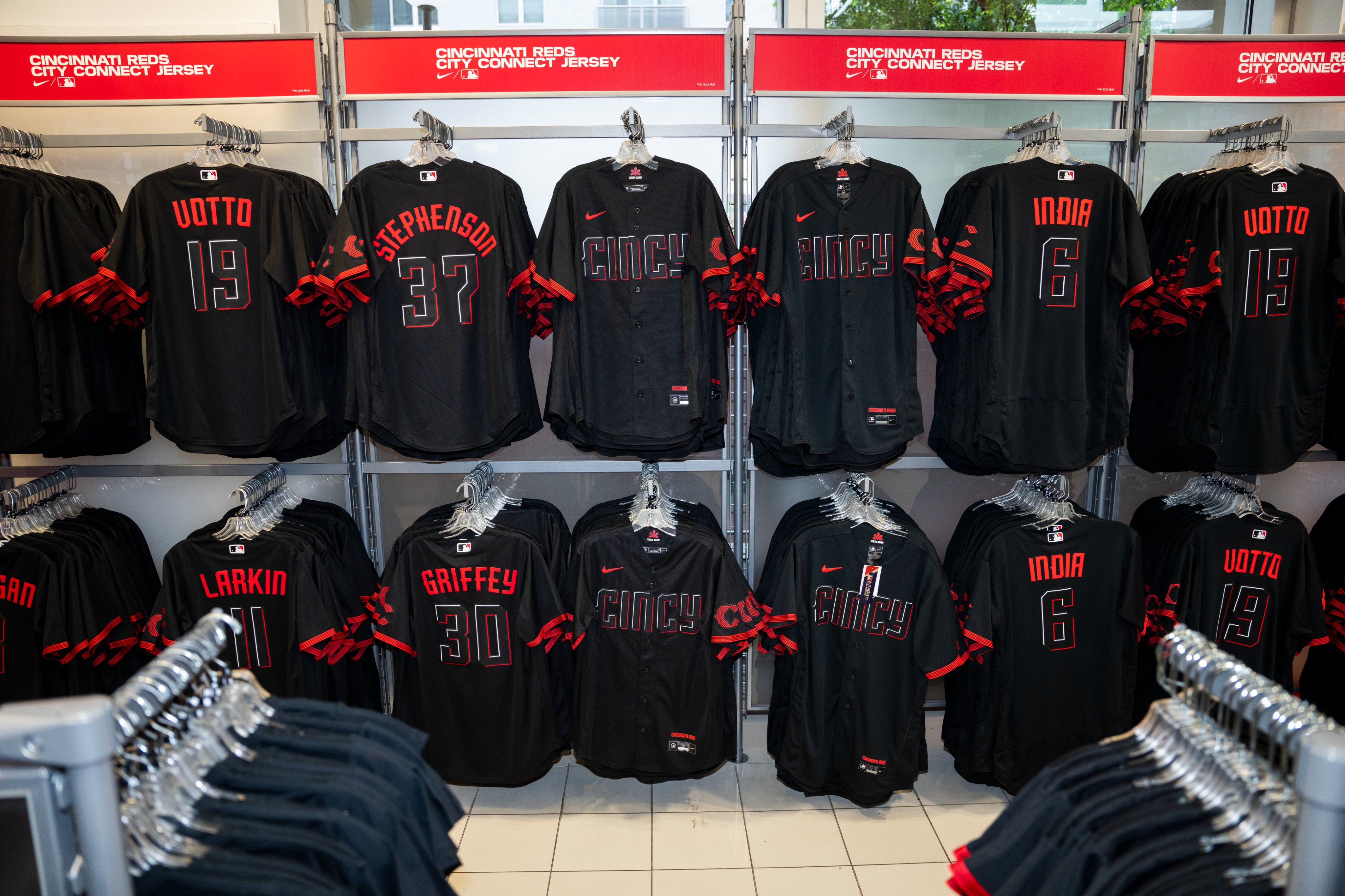 Reds Team Store  Cincinnati Reds