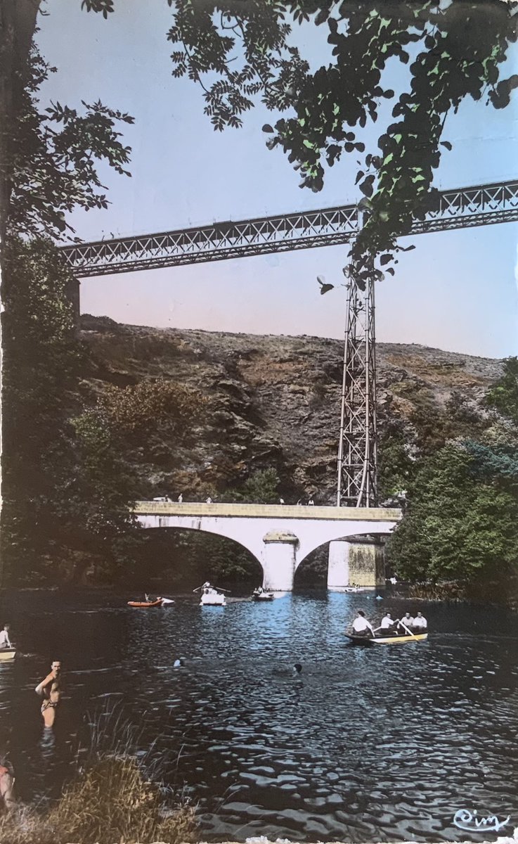 MaCombrailles's tweet photo. La Sioule à Rouzat, Allier dans les années 60. Baignade, canotage, pédalo et un objet volant non identifié (Gypaète barbu du bestiaire de Vialatte? les avis seront les bienvenus). Viaduc Eiffel. #Tourisme #Rouzat #Allier #Auvergne #Sioule https://t.co/lkSF2qug2k