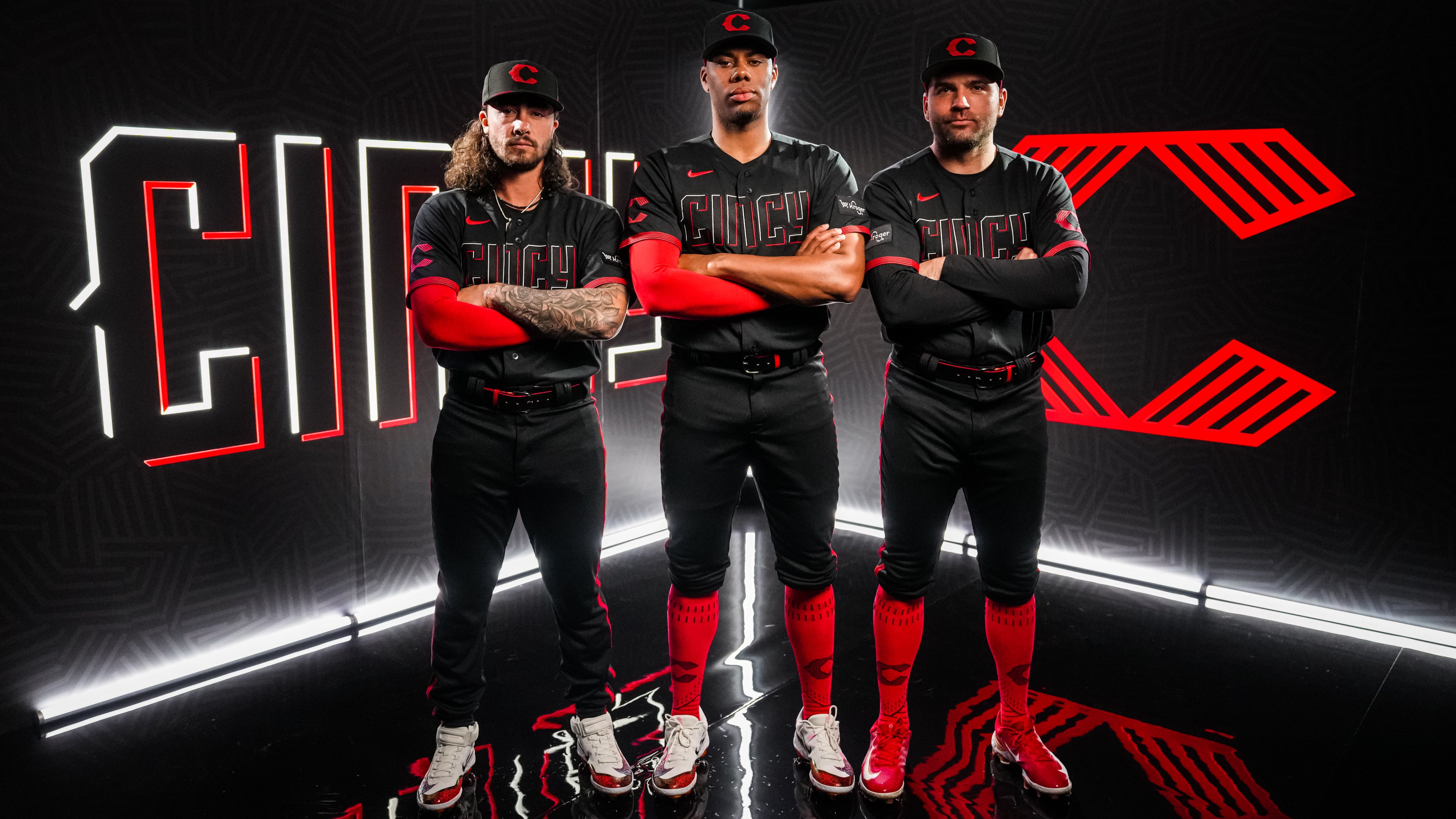 LasMayores on X: ¡Una nueva era ha llegado a Cincinnati! 😎 Los @Rojos  presentan al mundo sus nuevos uniformes de City Connect: ¡CINCY! ⚫️🔴   / X