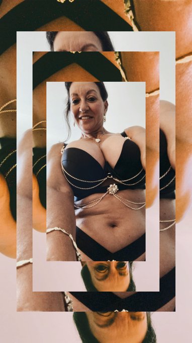 Feeling very sexy in my new Honey Birdette https://t.co/p4NBCby4VK