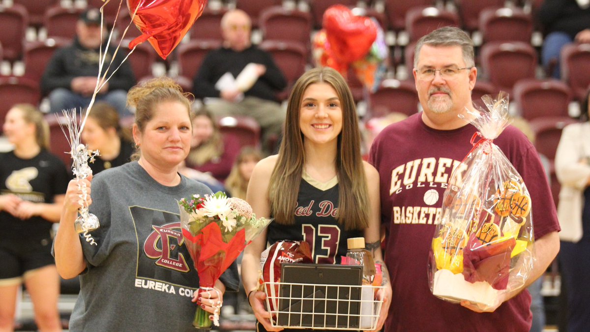 EurekaWbb's tweet photo. 𝑮𝒓𝒂𝒅𝒖𝒂𝒕𝒊𝒐𝒏 𝑫𝒂𝒚

Madi is graduating with a degree in Criminal Justice. She will also be moving back home to Alabama and is on the job hunt! @madisonj_4 https://t.co/ZfrEMs8DAC