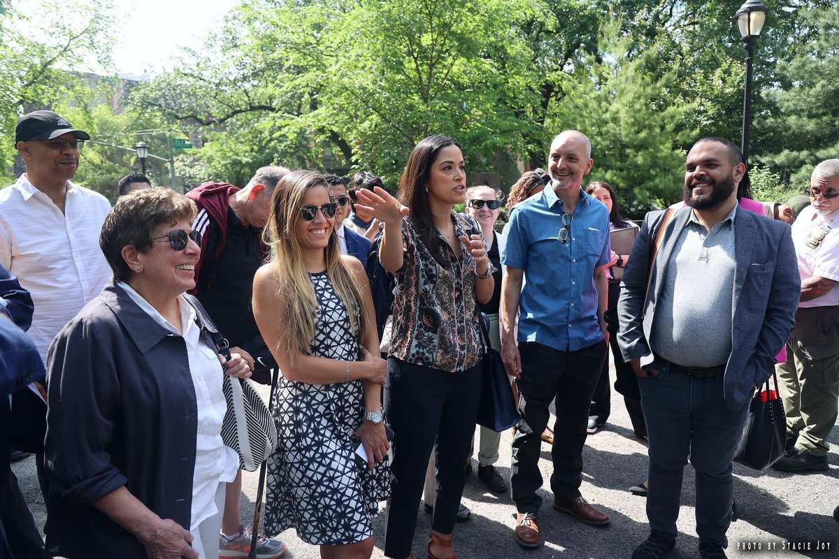 JBlascoNYC's tweet image. Yesterday I represented @RepDanGoldman at a meeting &amp;amp; walkthrough of Tompkins Square Park with @NYCMayor &amp;amp; @NYCParks Commissioner to discuss small businesses, safety &amp;amp; park maintenance. 

📸: @Joy_of_photos