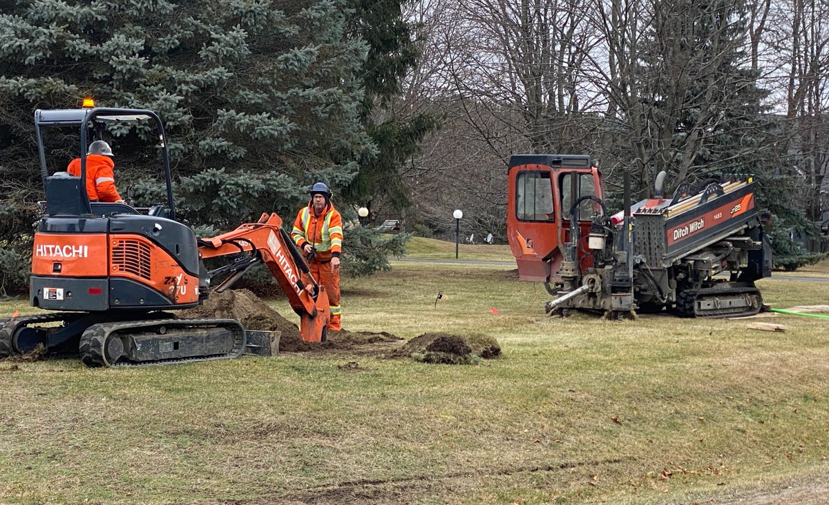 RegionofDurham's tweet photo. #DurhamRegion is actively building the next phase of our Regional Broadband Network, enabling more residents to access high-speed internet. 💻📡
To learn more about this project, and other #IntelligentDurham initiatives, visit https://t.co/Sp7JKs5UQx. https://t.co/hLWdPGWyDw