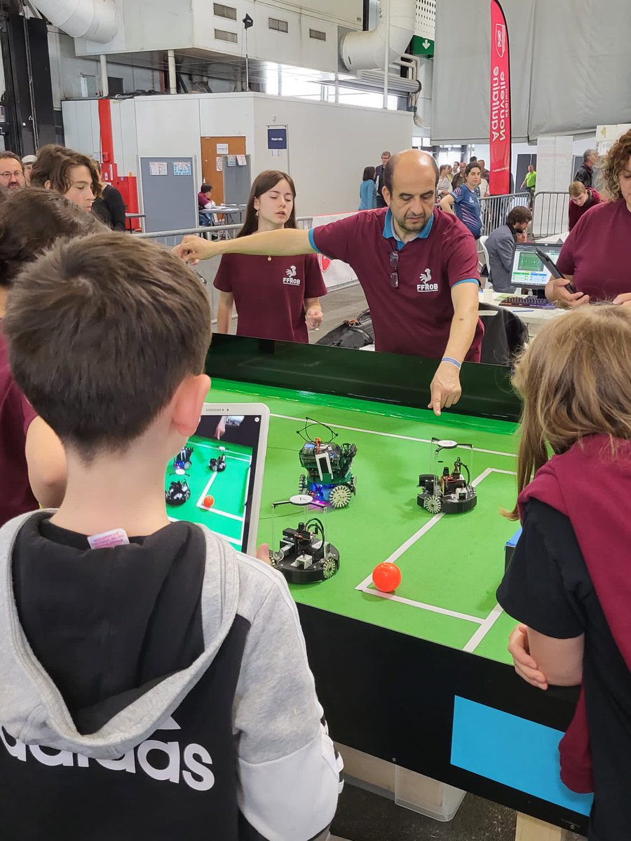 <a href="/RoboCup2023/">RoboCup2023 Bordeaux</a> <a href="/RoboCupJuniorFr/">RoboCup Junior France</a> 

L’équipe de Chaptal <a href="/Academie_Paris/">Académie de Paris</a> en pleine compétition au niveau national à Bordeaux ce week-end, après avoir brillé en Open Île-de-France robocup junior en avril à la <a href="/citedessciences/">citedessciences</a> <a href="/bibliothequeBSI/">Bibliothèque - Cité des sciences et de l'industrie</a>
