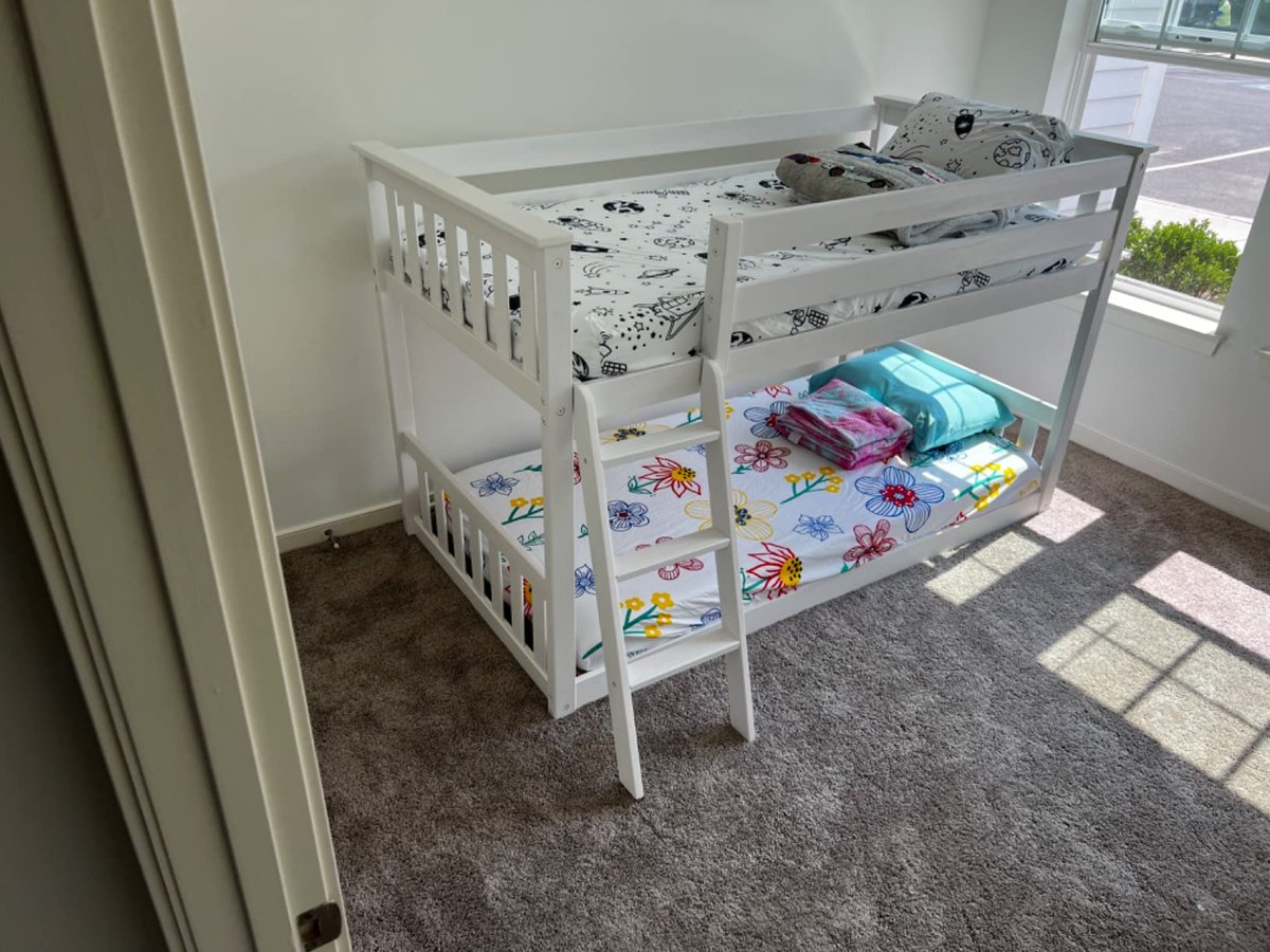 Homeyas_'s tweet photo. If separate rooms are not possible, bunk beds can provide a practical solution for creating separate sleeping areas.
https://t.co/TVLqPJ3JdE
.
#bunkbed #kidsbed #bed #twinbed https://t.co/1moHctNaXw