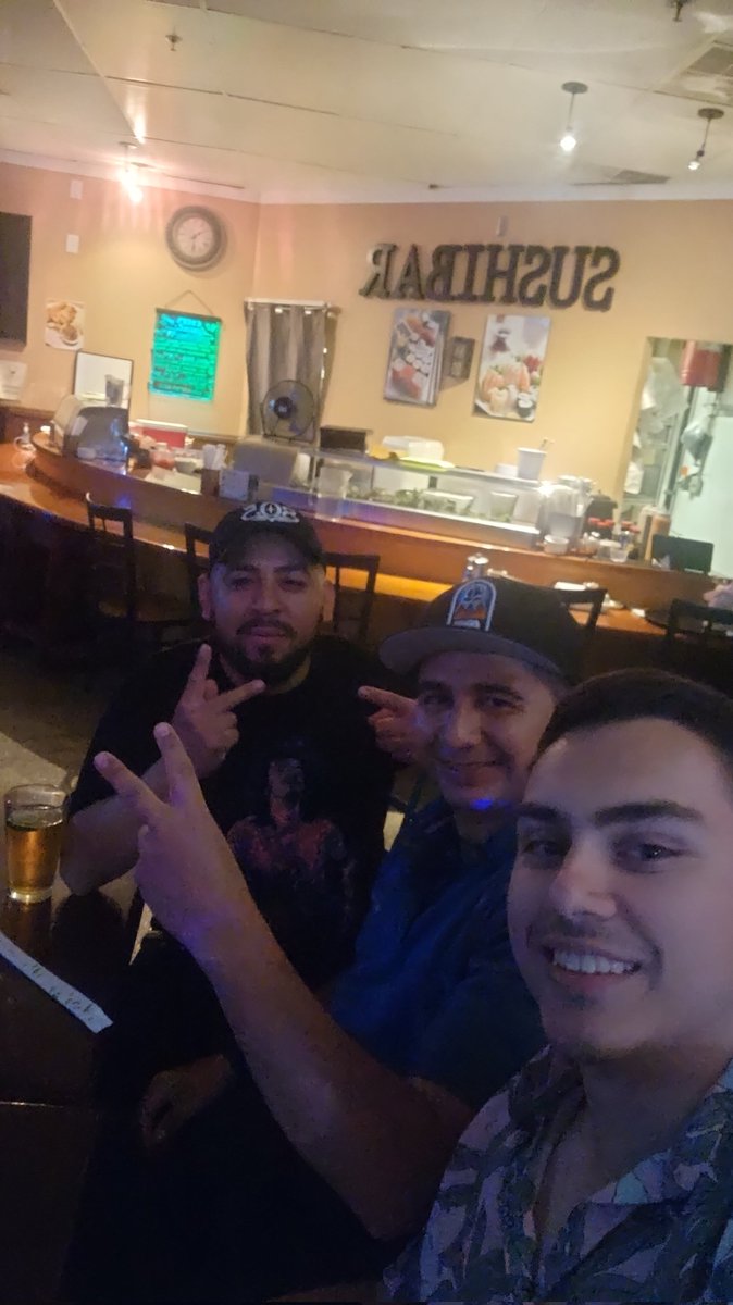 Mikeinho06's tweet photo. Compa Ruulas and Michael. Good times. https://t.co/81qIiHc36i