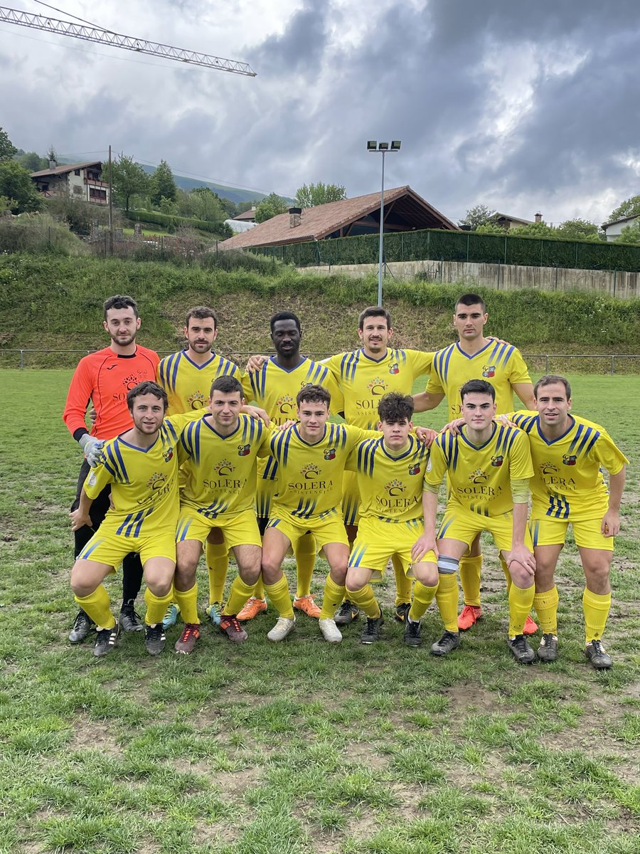 ¡Estos son los 11 elegidos que buscarán hoy los tres puntos en Leitza para conseguir el ascenso directo a Primera Autonómica! ¡Comienza el partido en Ardiskil! #SentimientoClubAmigó