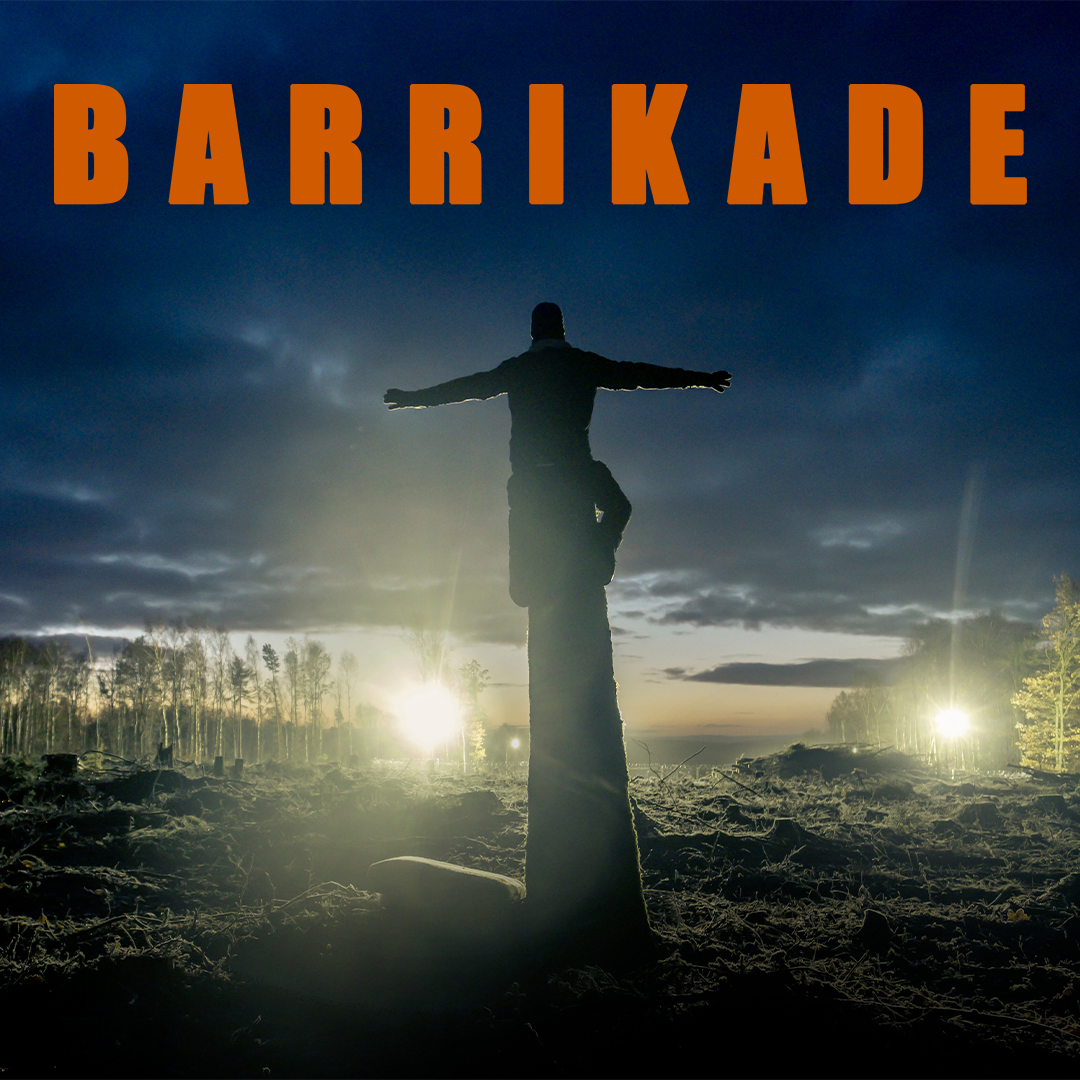 Der preisgekrönte Dokumentarfilm #Barrikade von @DavidKlammer, der den mutigen Widerstand von Klimaaktivisten im #DannenröderForst gegen die Rodung für eine neue Autobahntrasse dokumentiert, ist ab nun auch auf DVD und online erhältlich: ucm.one/en/barrikade-d…