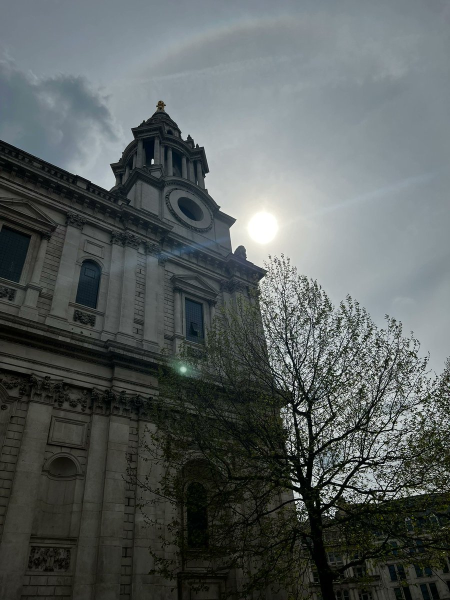 Raspberry_1123's tweet image. The sunshine has been missing for a long time, and London has its own beauty on both sunny and cloudy days.⛅️