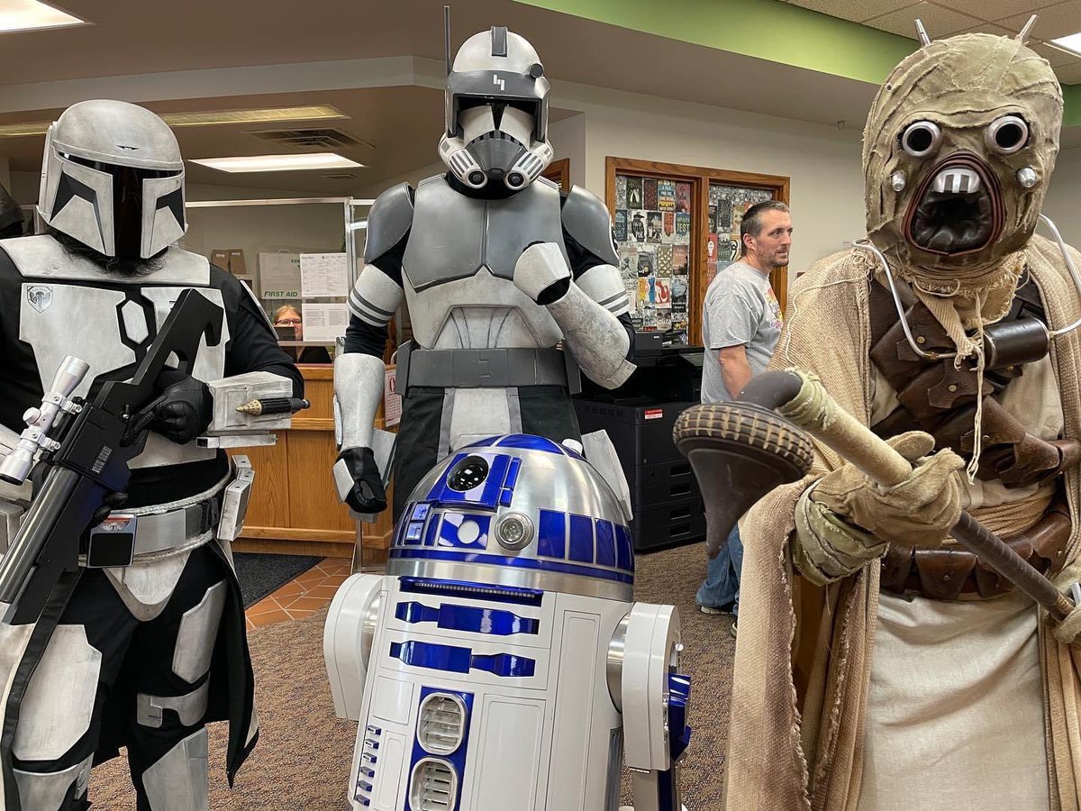 Our Mandos had a busy weekend last week with several #starwarsday events and even a couple #freecomicbookday events as well! We loved meeting all the young mando fans we saw!

#mmcc #mandomercs #nvc2023 #starwars
