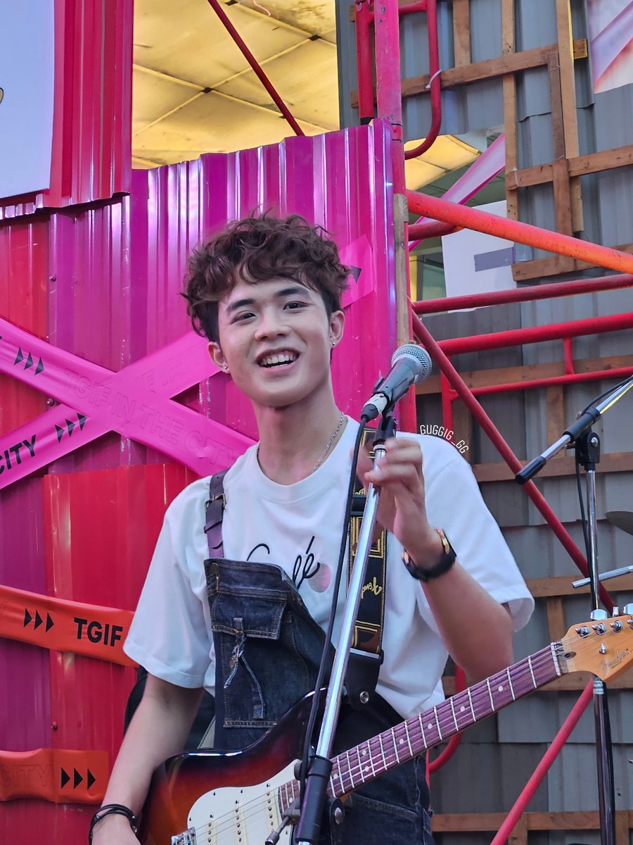 GuggigWatcharee's tweet photo. ต้าวจอห์น น่าฮัก 🥰
#Johnnattachot #john_nattachot #แอบส่อง #ศิลปิน #นักร้อง #papadude #12-05-2023 https://t.co/eltoV4ch2S