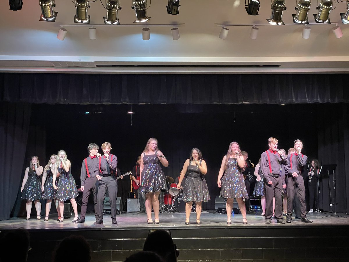 Mary Leonard tweet media