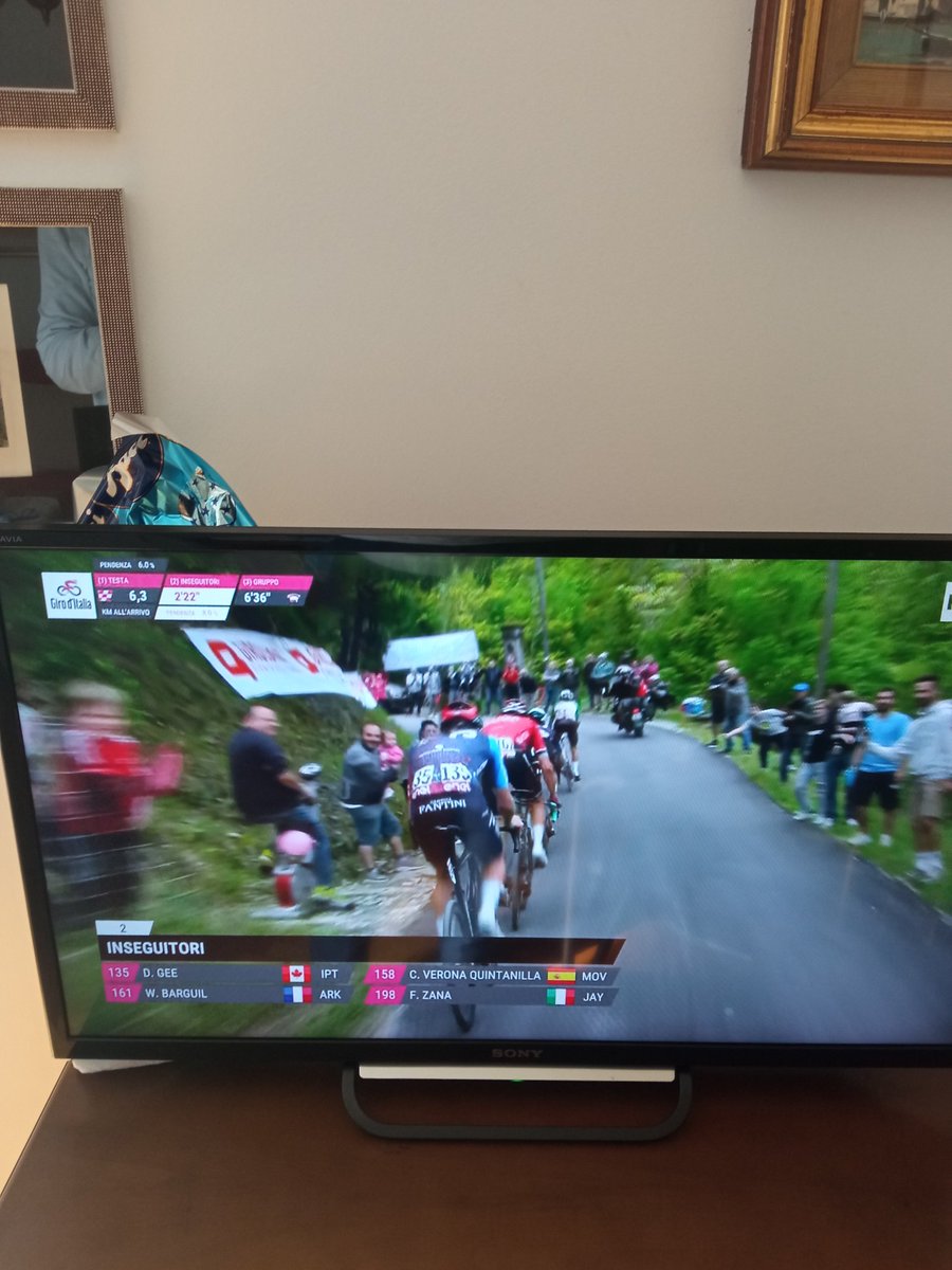 grazianig's tweet photo. attimi di @giroditalia #GirodItalia #tappa8 #rai2 https://t.co/wYbrhVQ6Uj