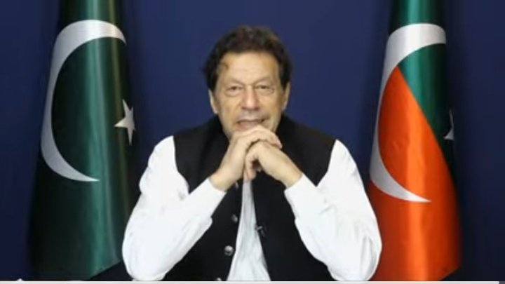 بڑے ٹکر کا آدمی ہے مرشد قاتلانہ حملہ ہوا گرفتاری کی کوشش ہو رہی ہے لیکن پھر بھی بدھ سے مرید کے میں جلسے کا اعلان کر دیا 🔥♥️