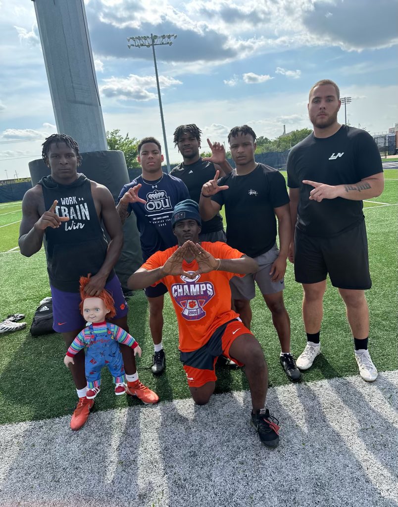 Coach “Eddie” Burk Jr💎🎸👣 tweet media