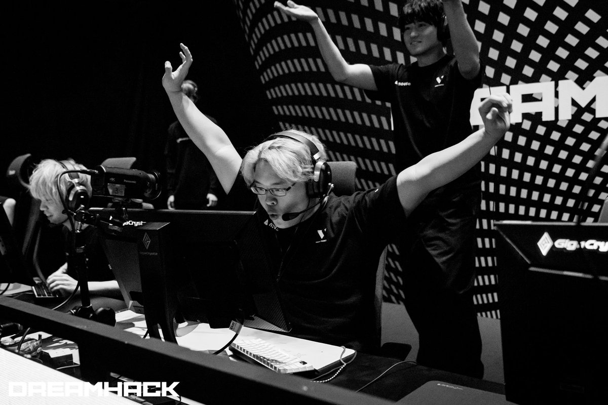 sarahcooperpics's tweet photo. Day 1 #DreamHackJapan https://t.co/XZVEE3PC1Z
