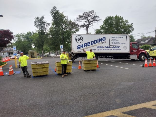 TabShredding's tweet photo. Another successful event in #mapleshade #NJ #papershredding #event #recycle https://t.co/bNFC1nnfeJ