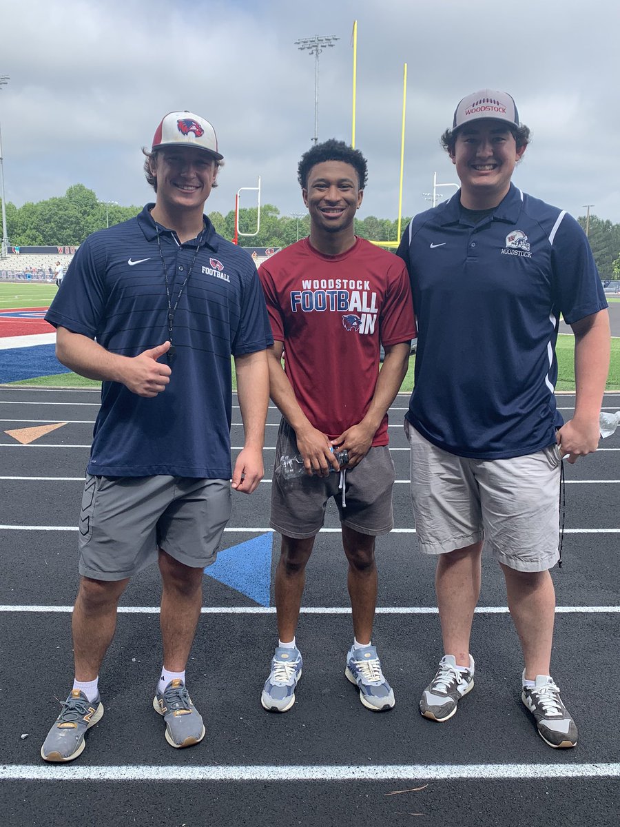 CoachSmerkerWHS's tweet photo. 3 of @WoodstockFtball #BEST out here helping coach out rising 6th graders today!
Great dudes and great players!
@b_stefan33 @jaraefoster5 #TwitterlessBart https://t.co/vVEztrVWQ0